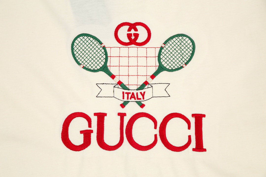 Gucci clothing-60