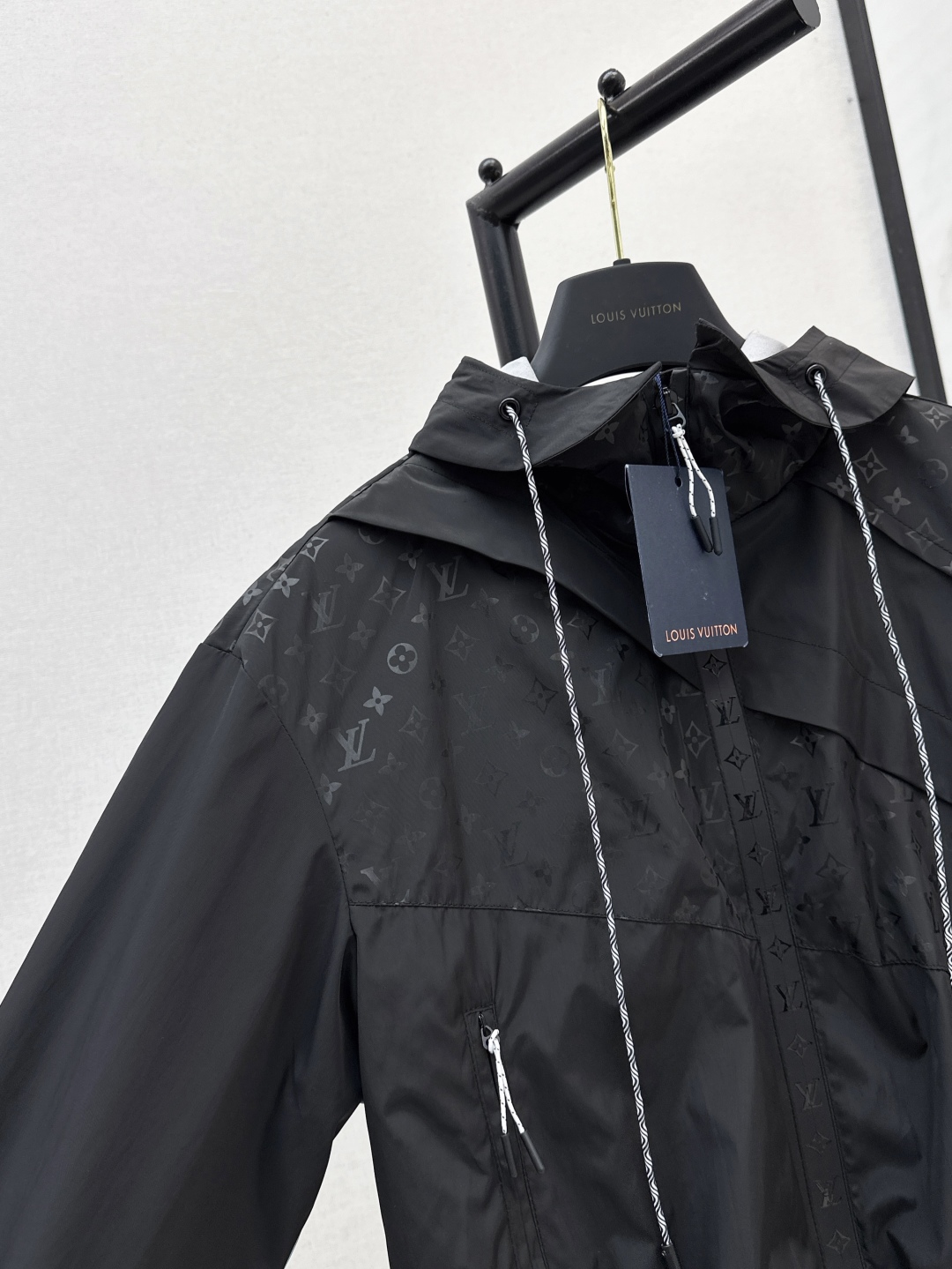 LV Clothing-322
