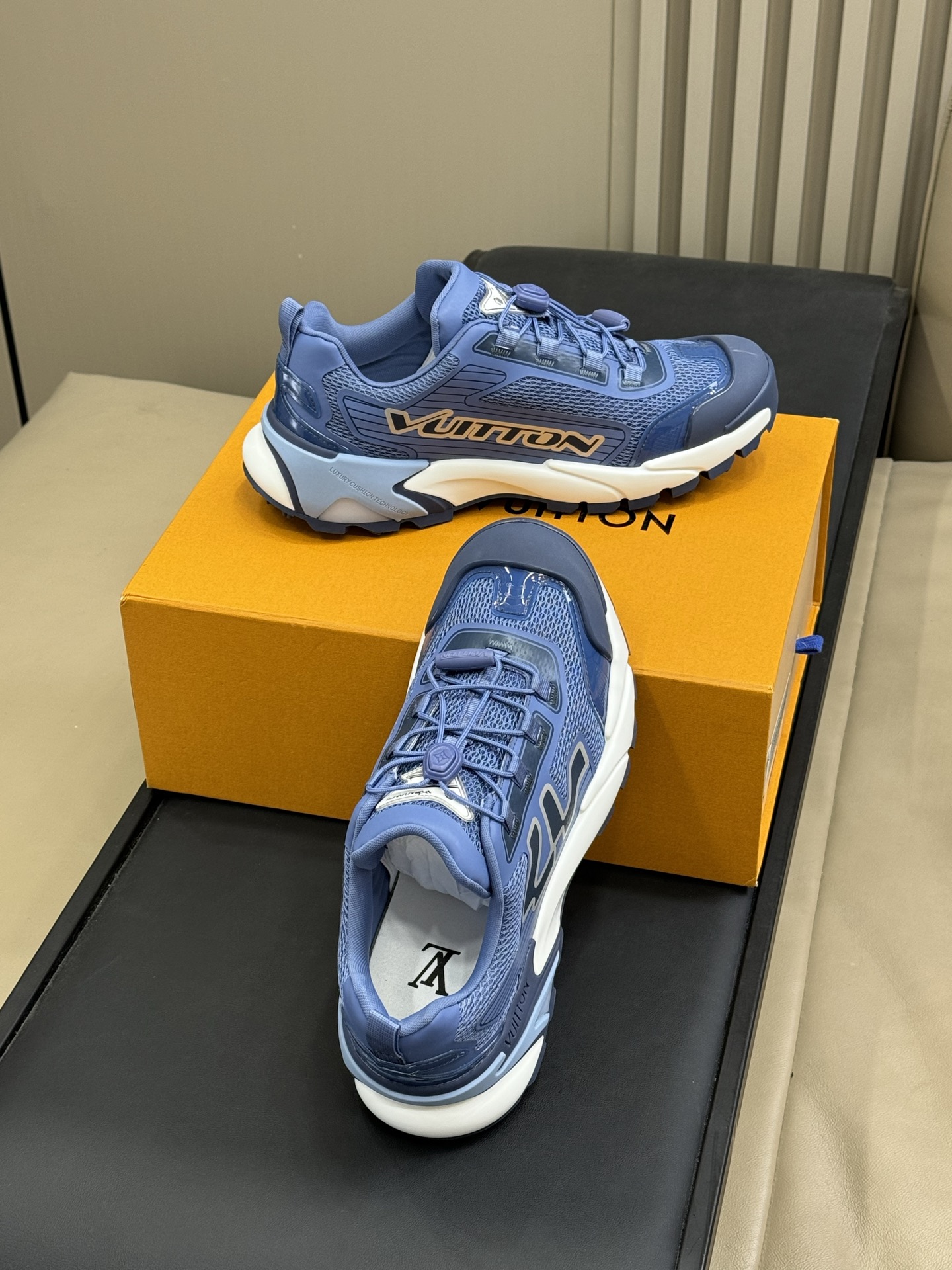 Lv Sneakers-211