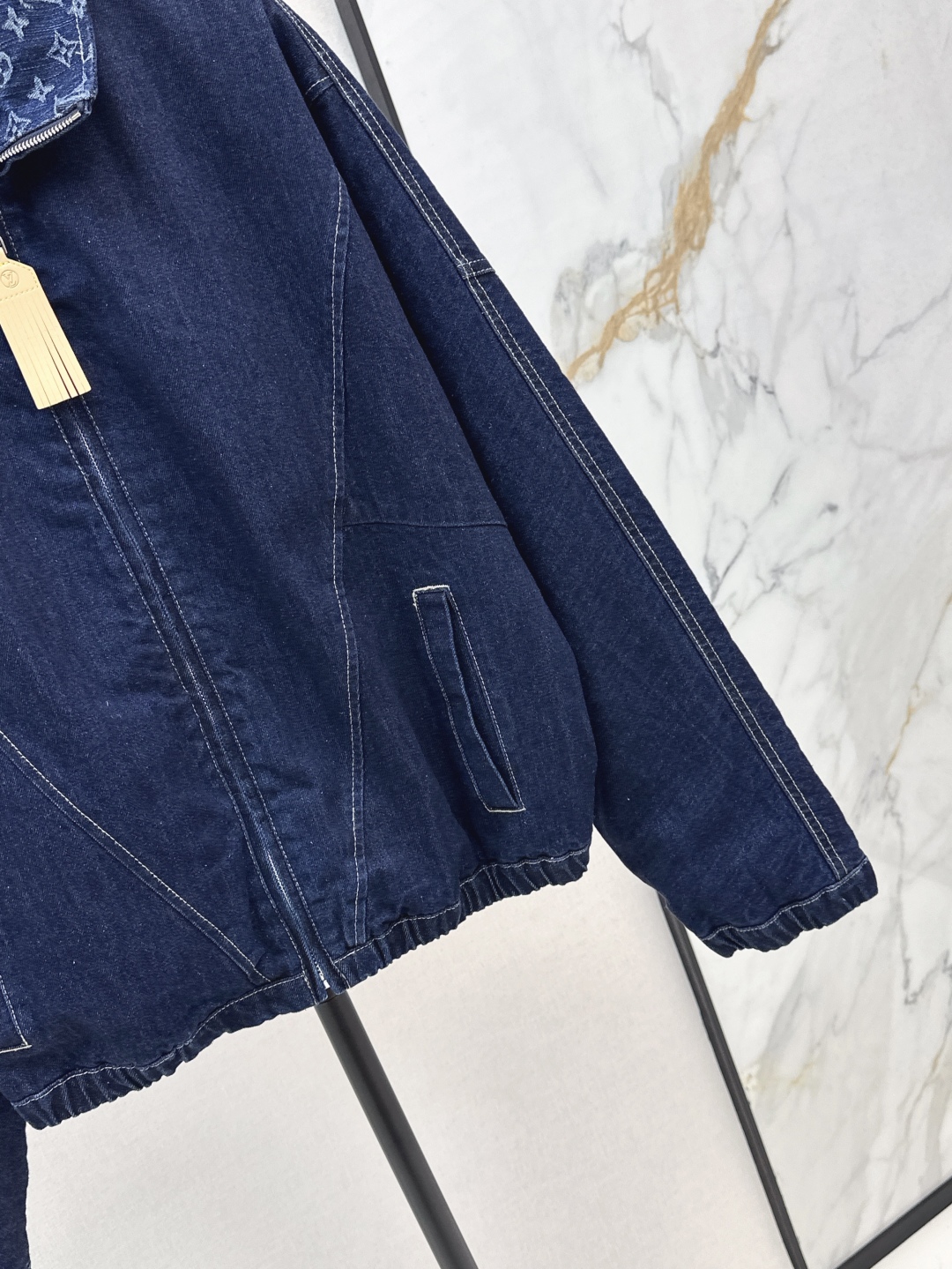 LV Clothing-321