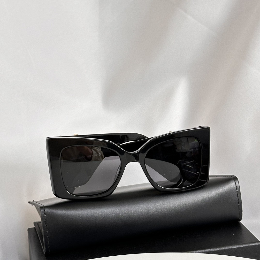 YSL glasses-29