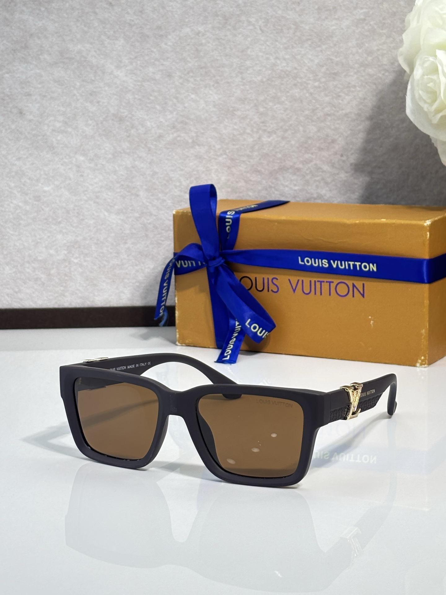 LV glasses-14