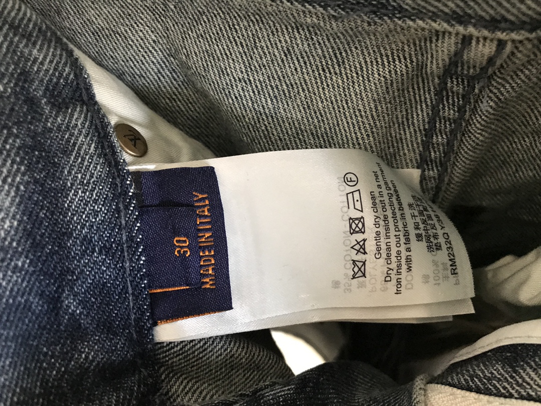 LV Clothing-16