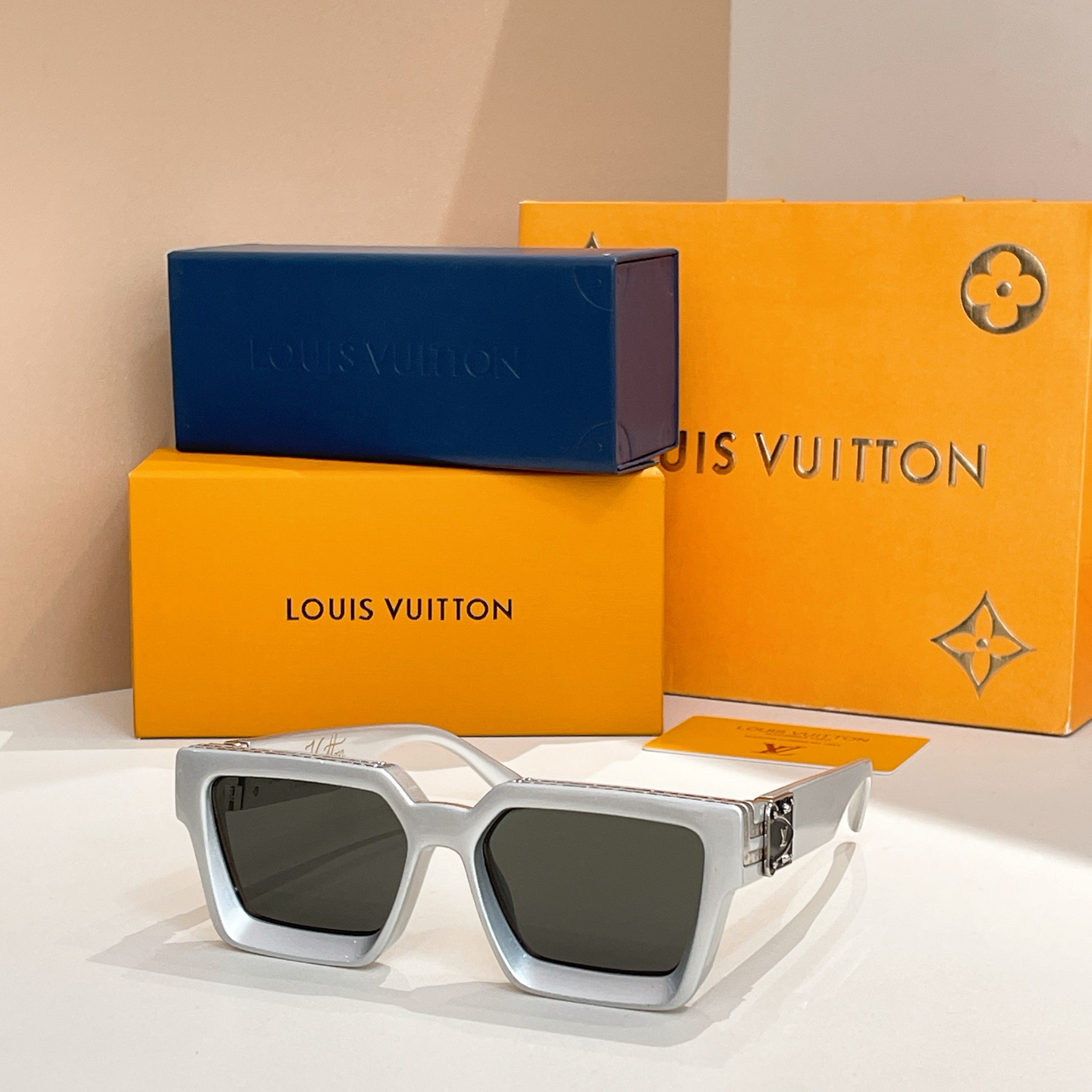 LV glasses-5