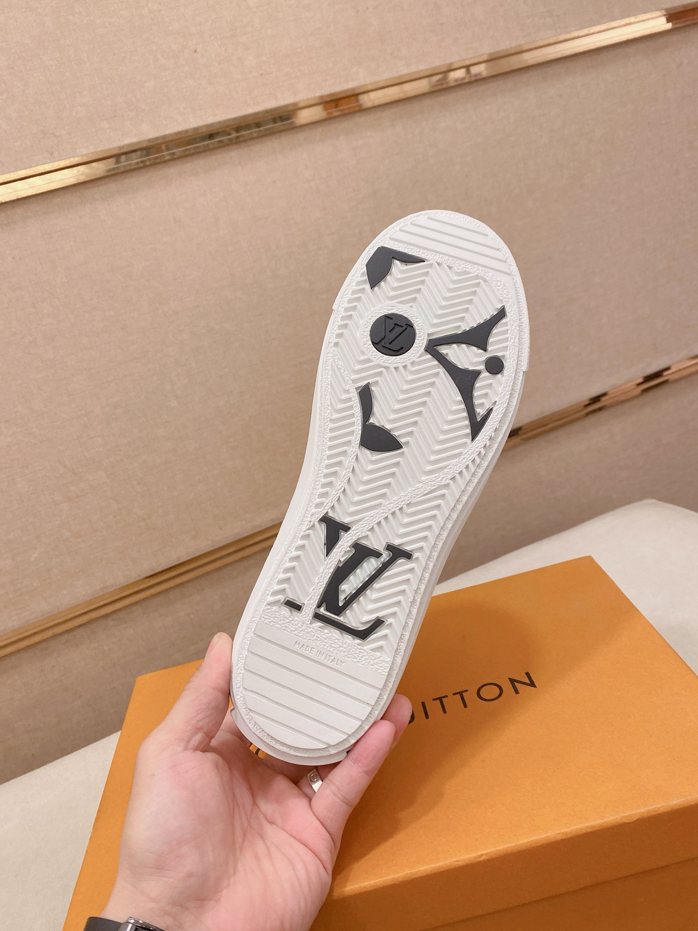 Lv Sneakers-96