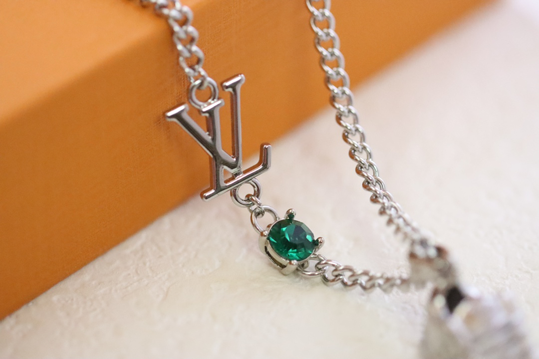 LV necklace-58
