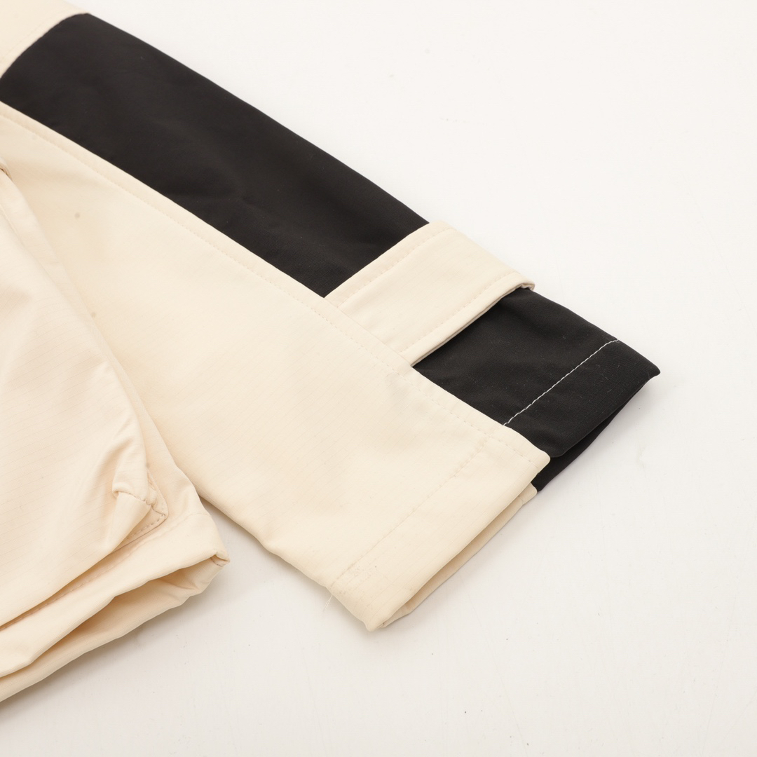 Gucci Clothing-313