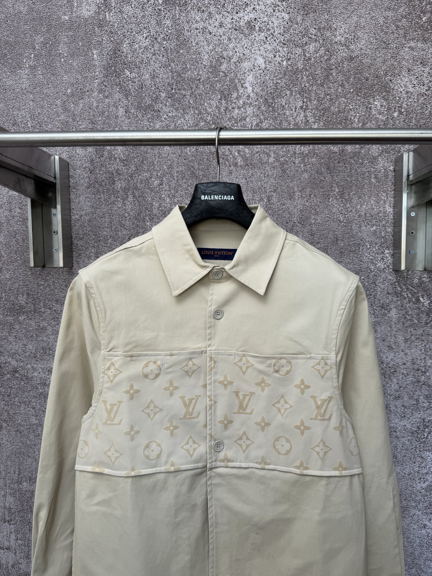 LV Clothing-293