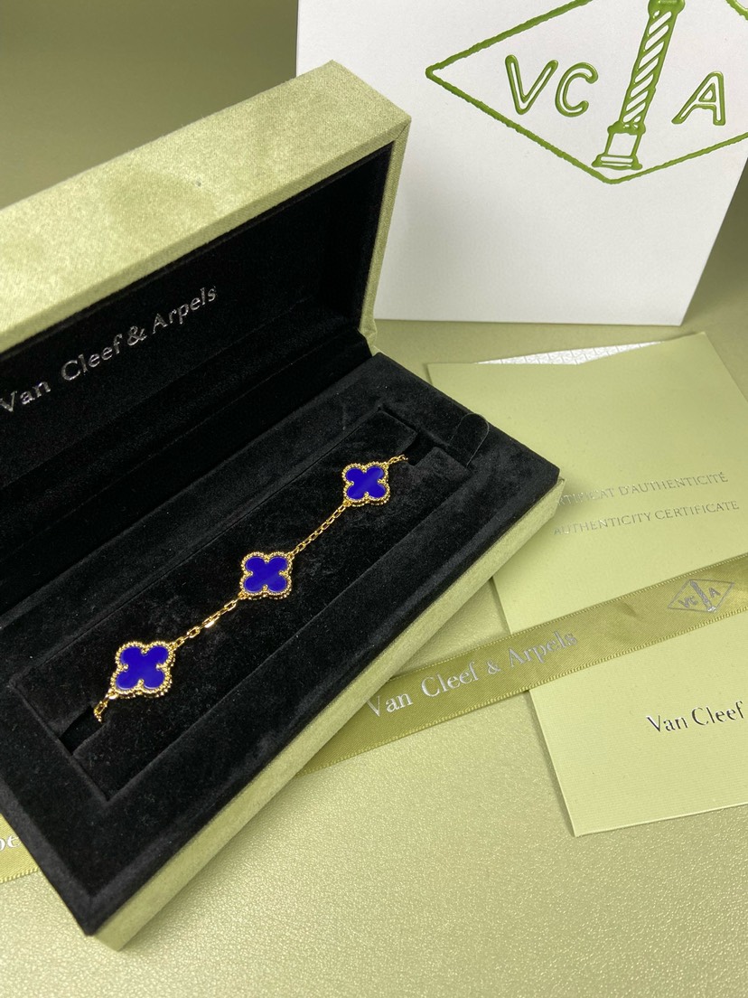 Van Cleef & Arpels Bracelet-127