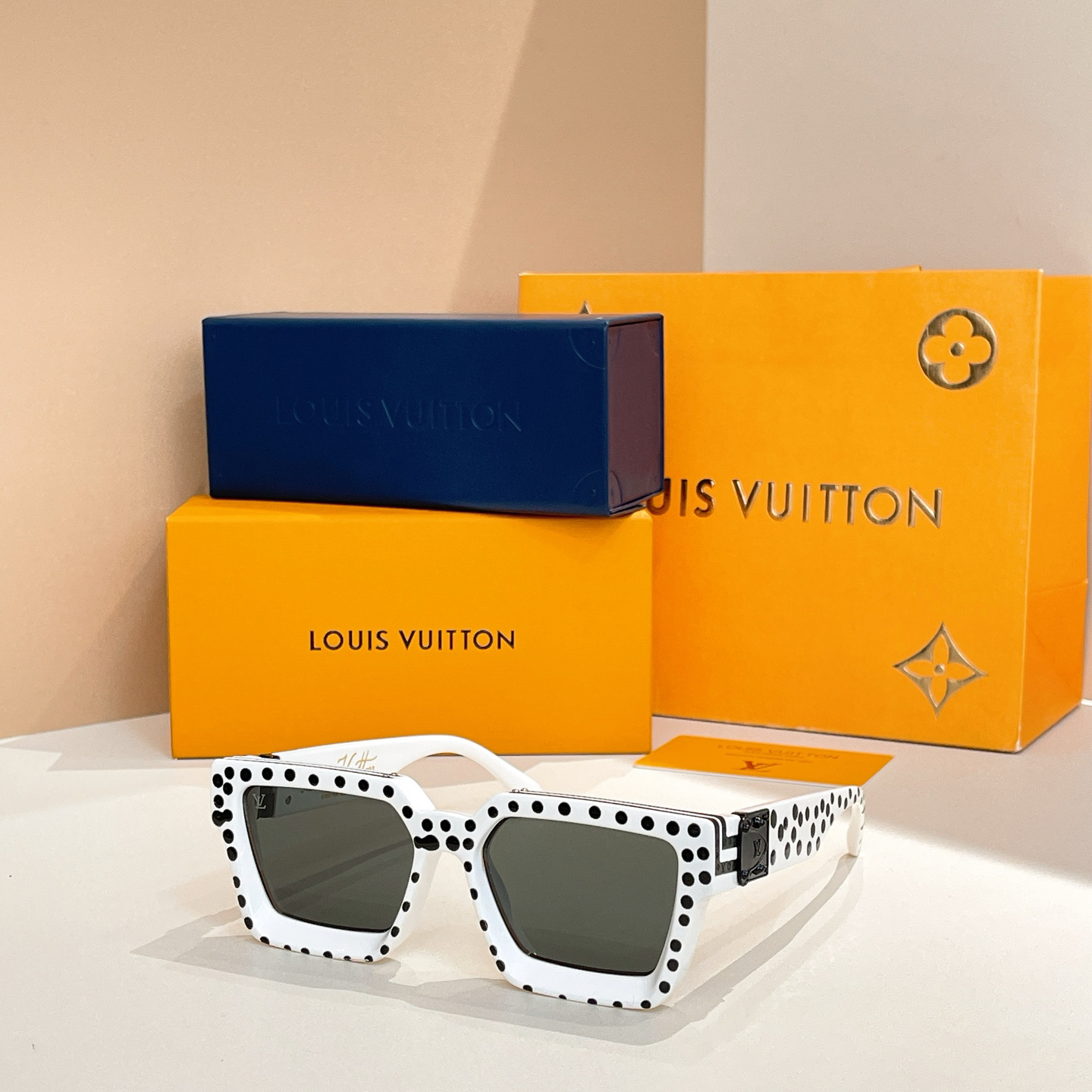LV glasses-13