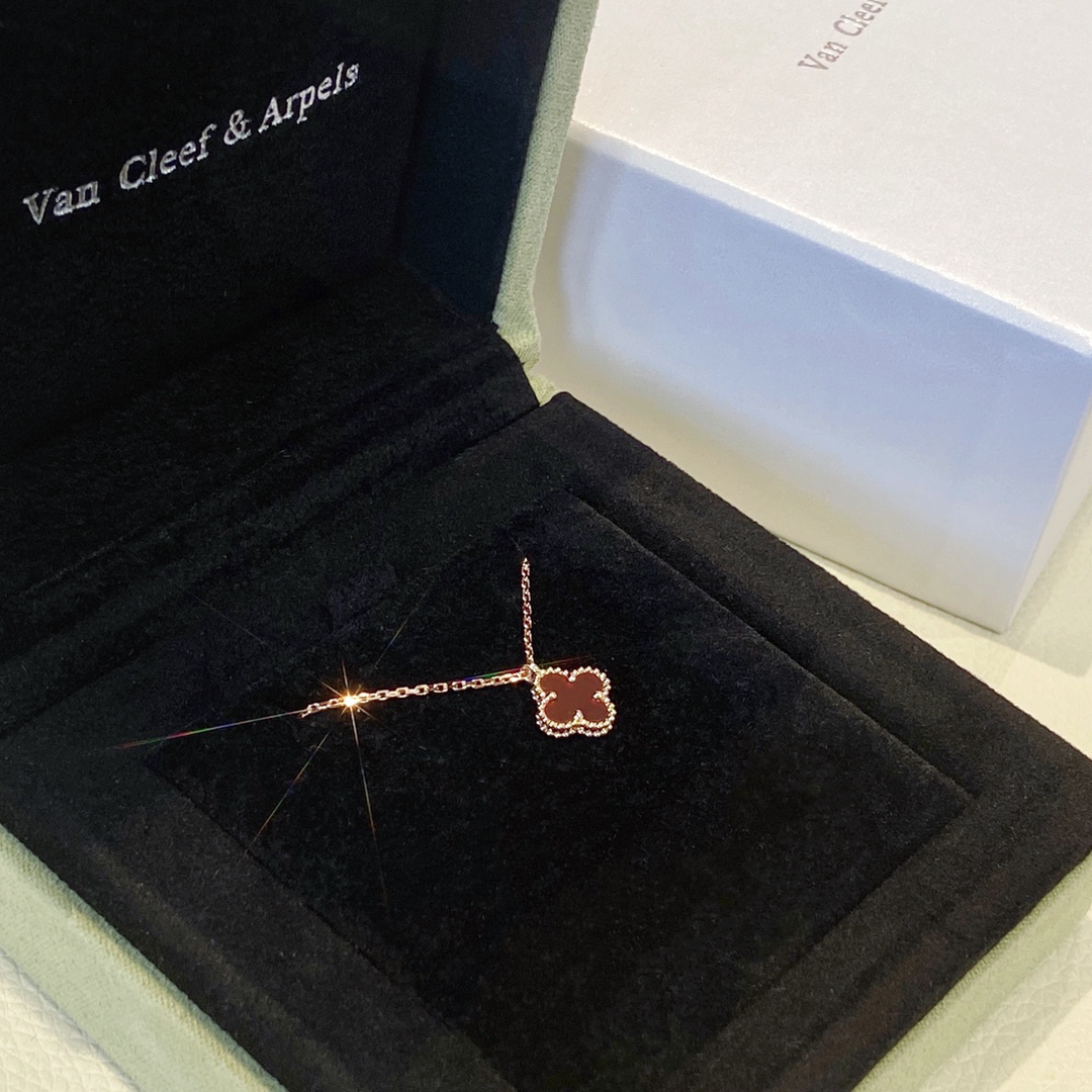 Van Cleef & Arpels necklace-3