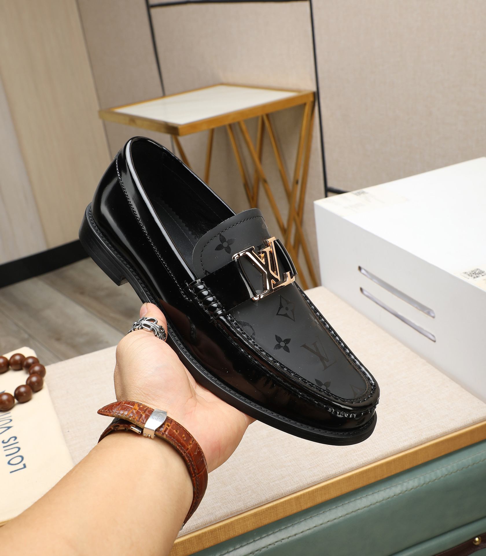 LV men's leather shoes-25