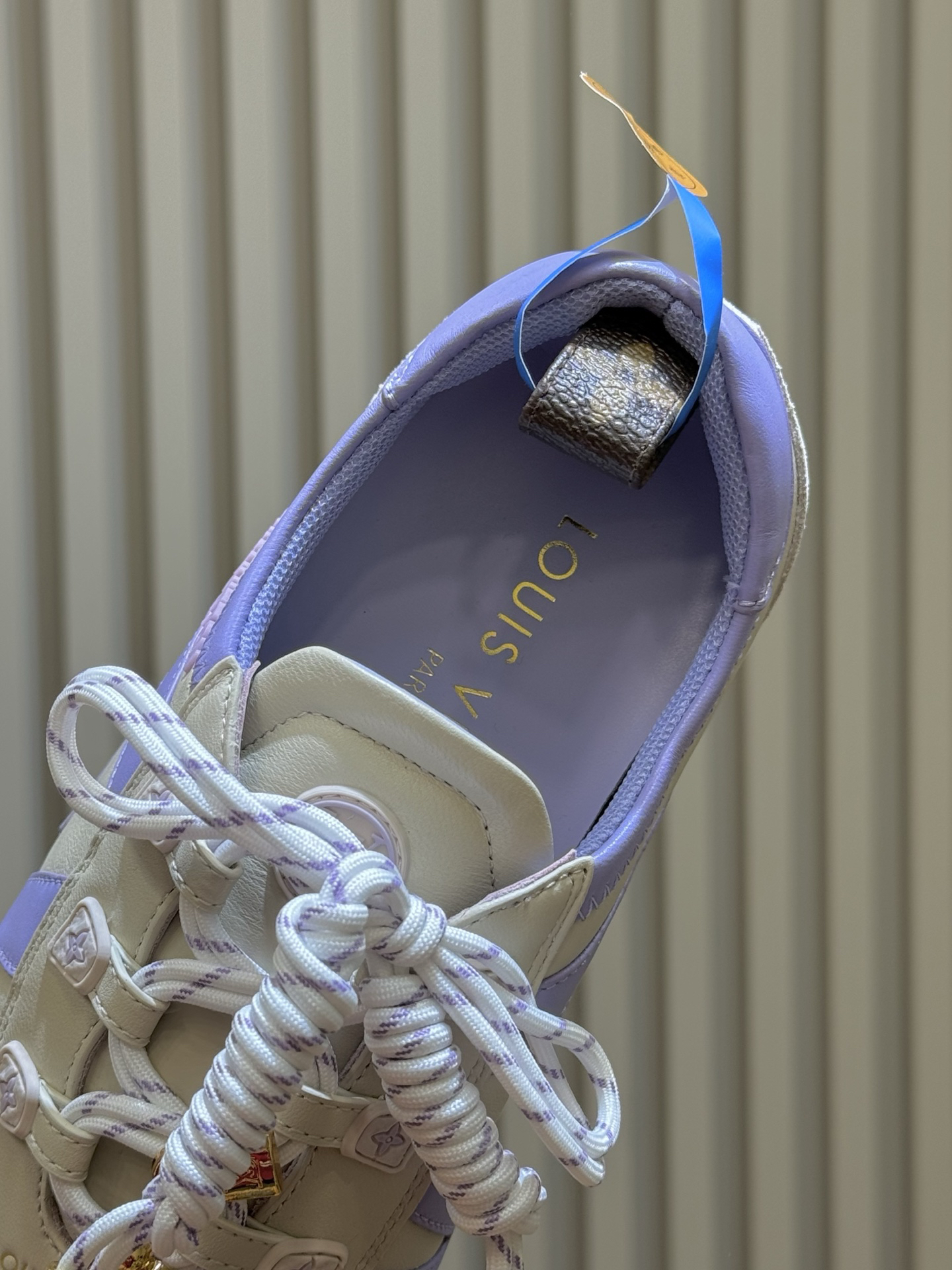 Lv Sneakers-232
