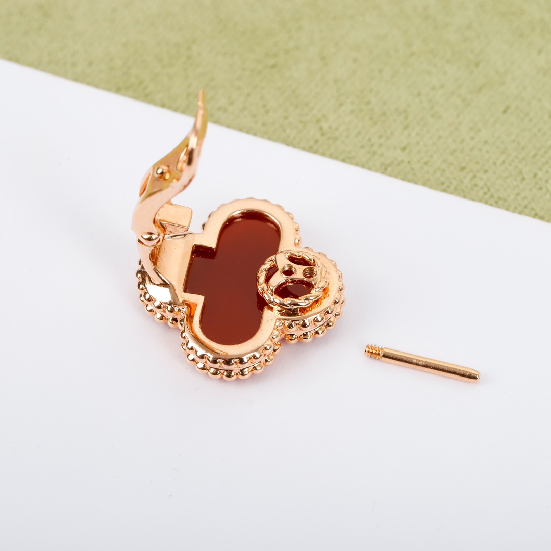 Van Cleef & Arpels earring-33