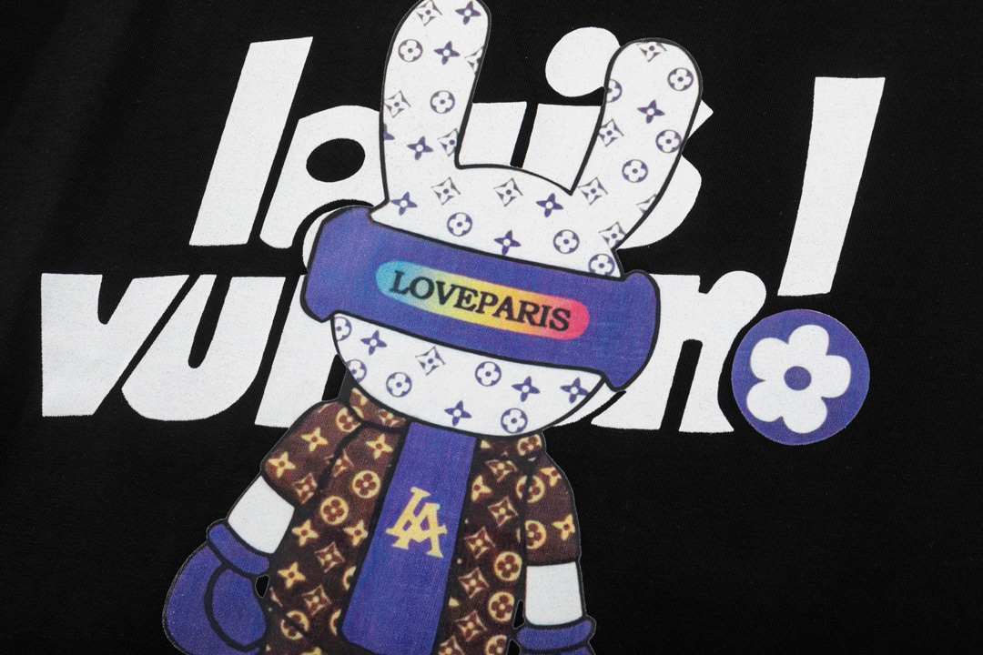 LV clothing-251
