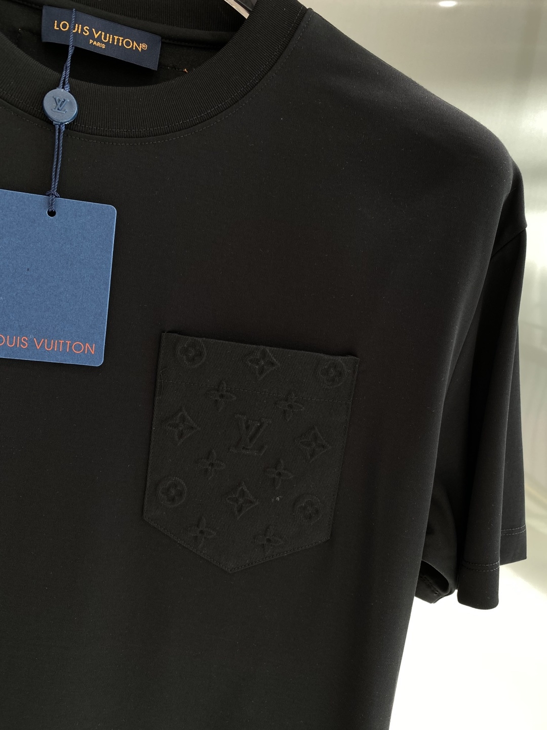 LV clothing-29