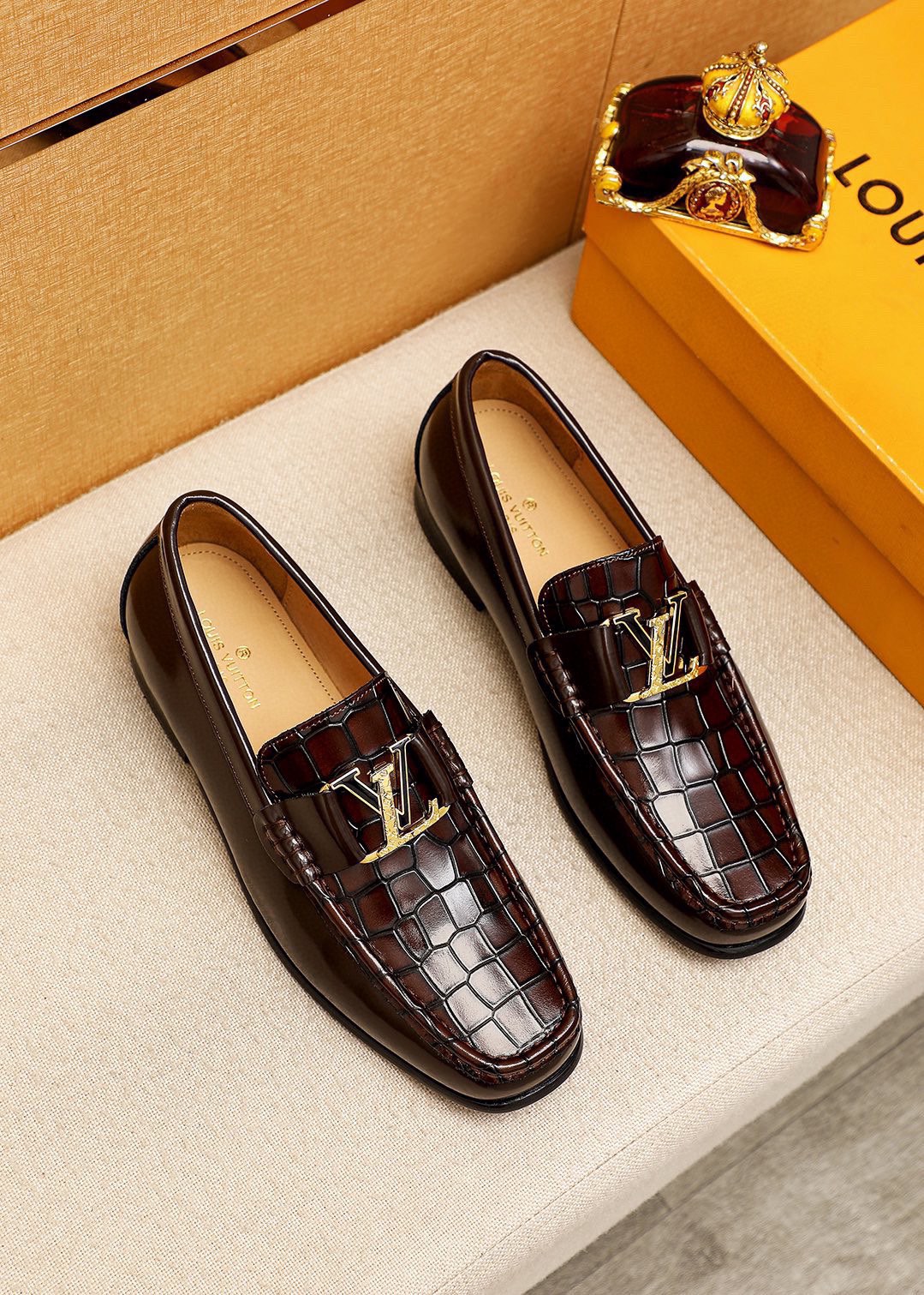 LV men's leather shoes-15