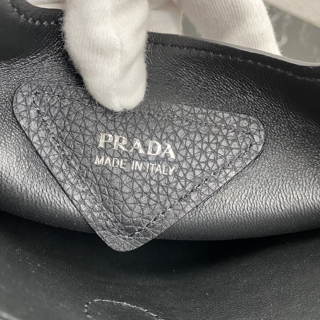 Prada bag-145