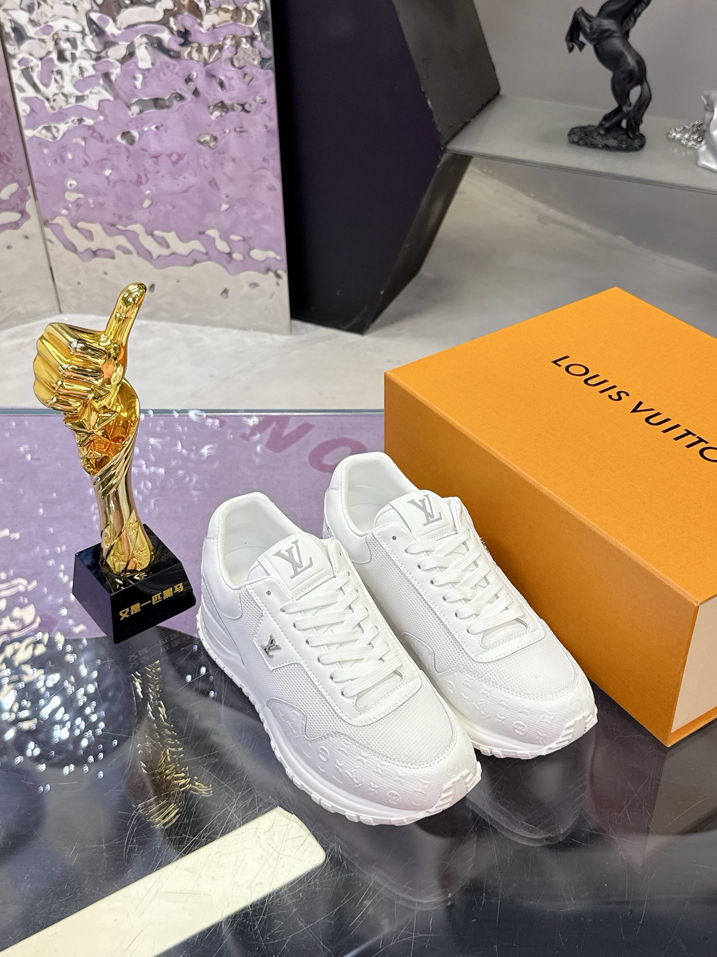 Lv Sneakers-201
