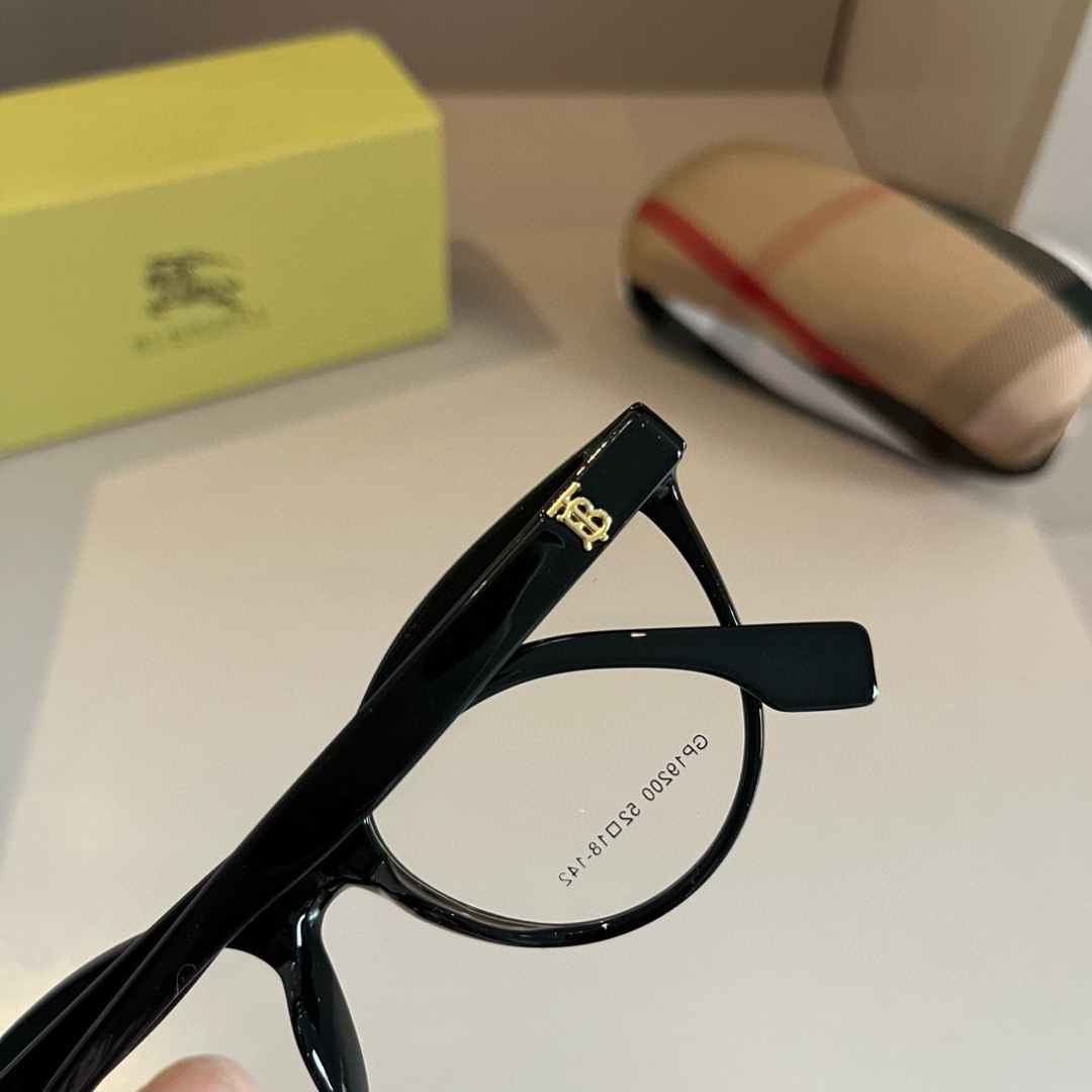 Burberry glasses-19