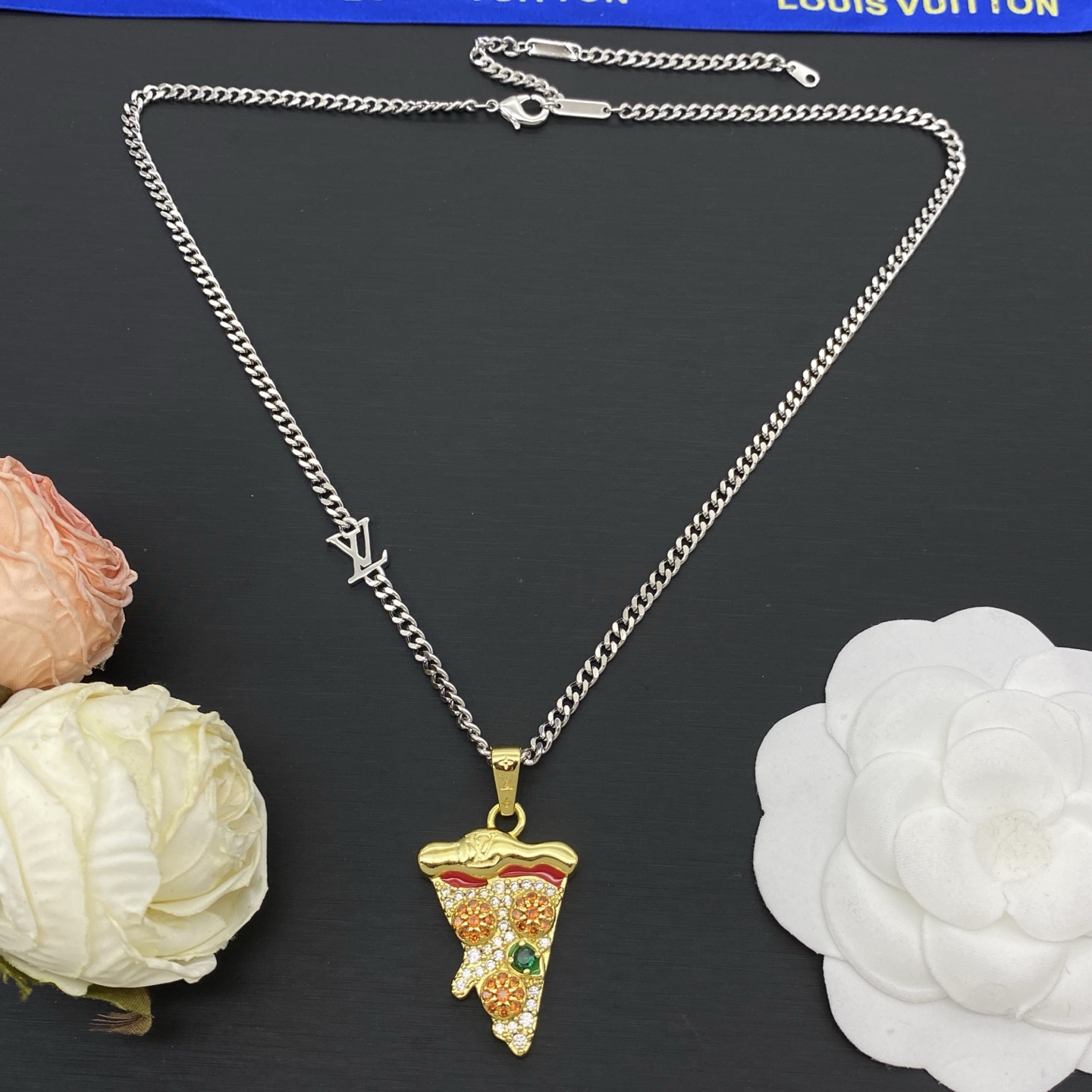 LV necklace-63
