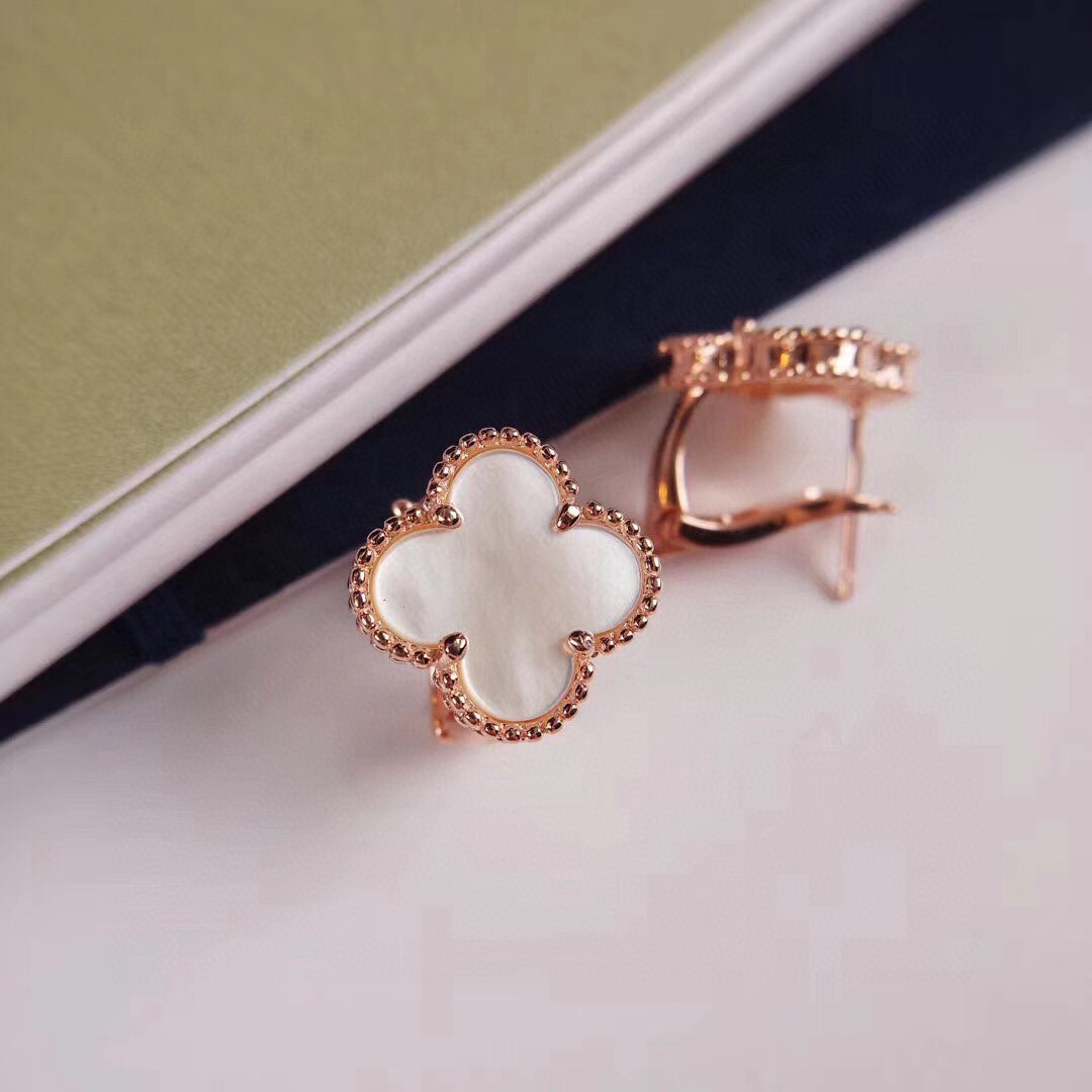 Van Cleef & Arpels earring-107