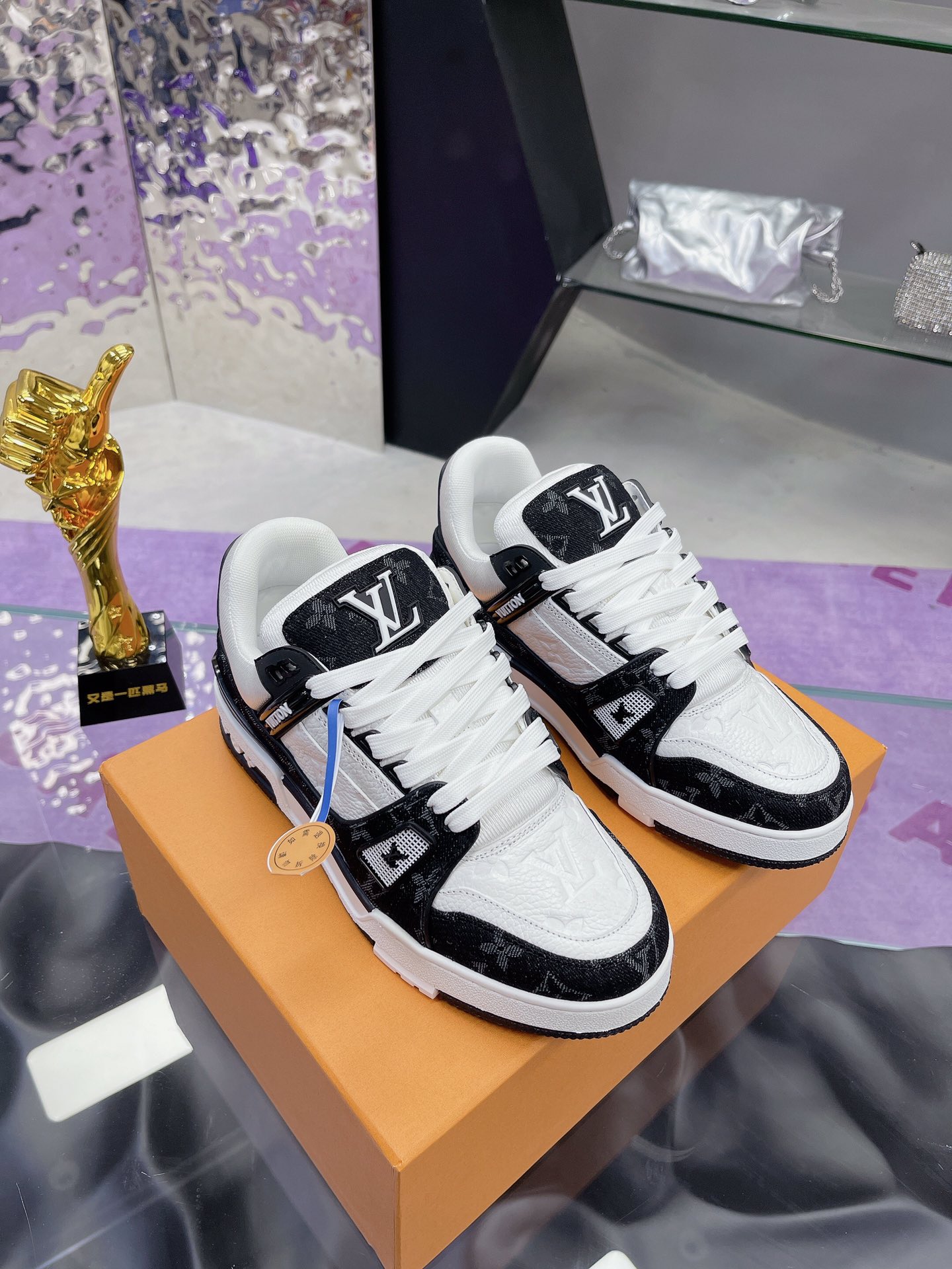 Lv Sneakers-244