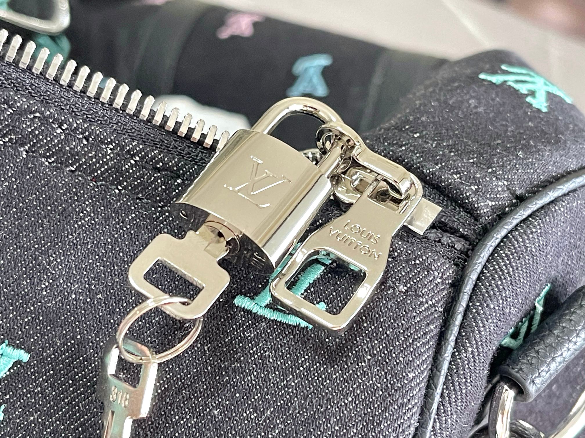 Louis Vuitton bag-105
