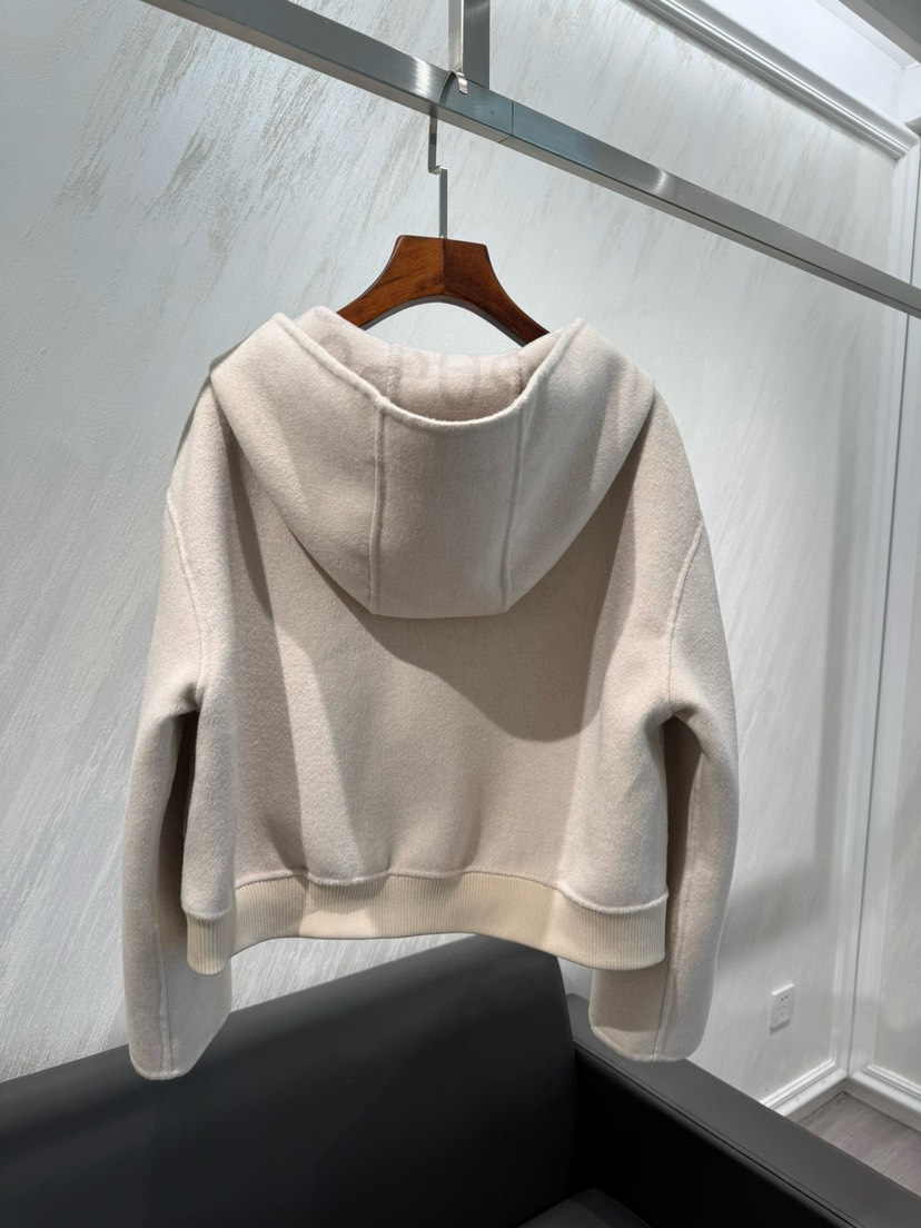 Hermes Clothing-324
