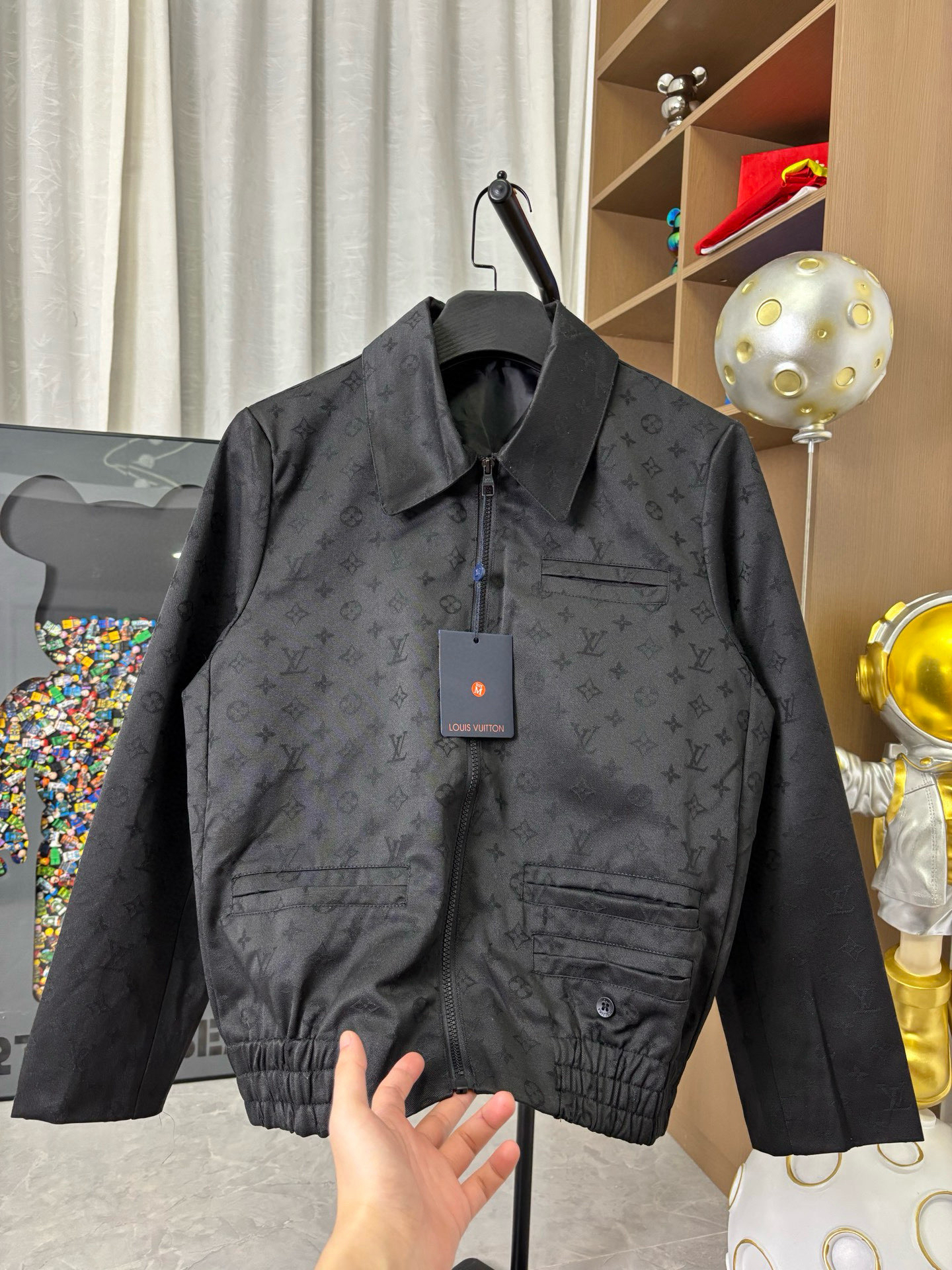 LV Clothing-306