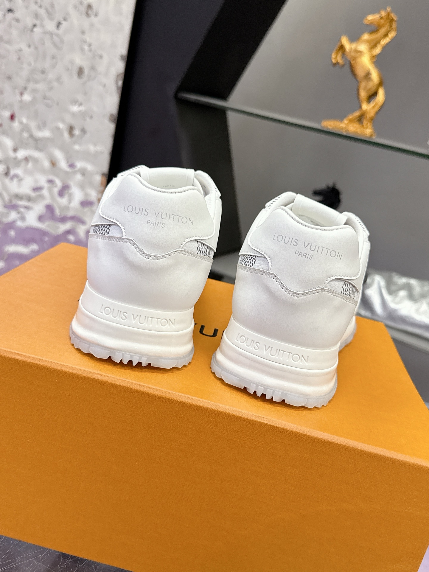 Lv Sneakers-212