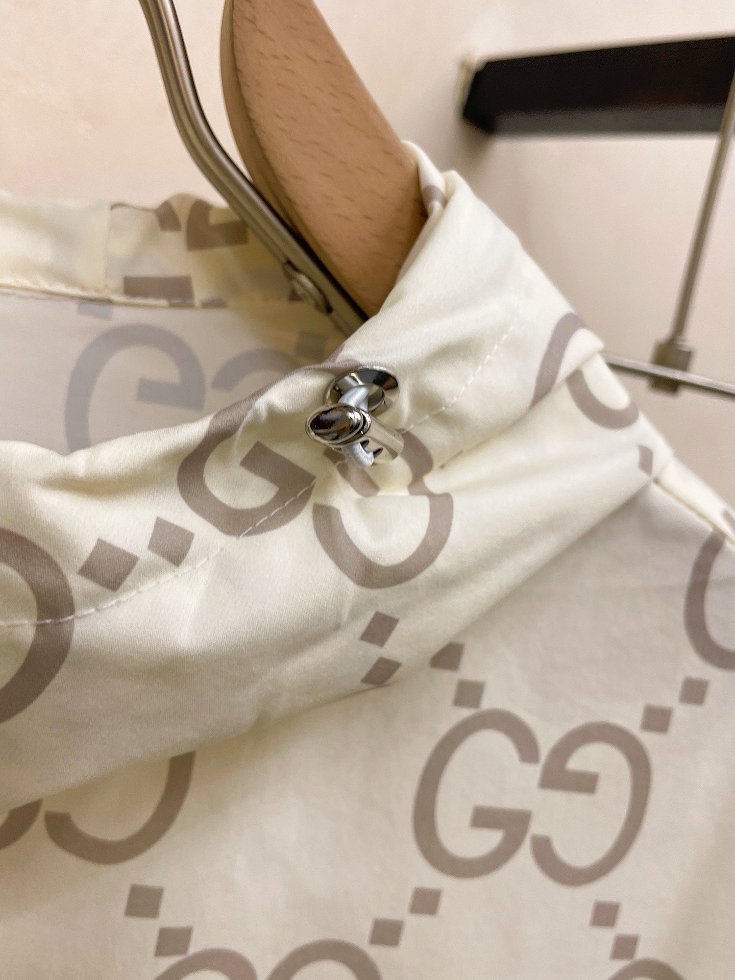 Gucci Clothing-352
