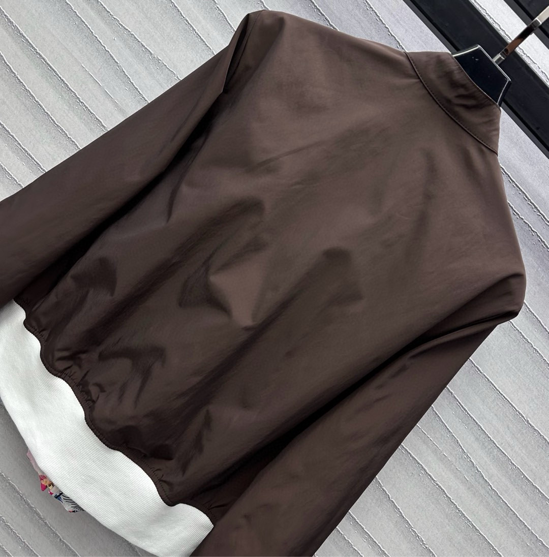 LV Clothing-343
