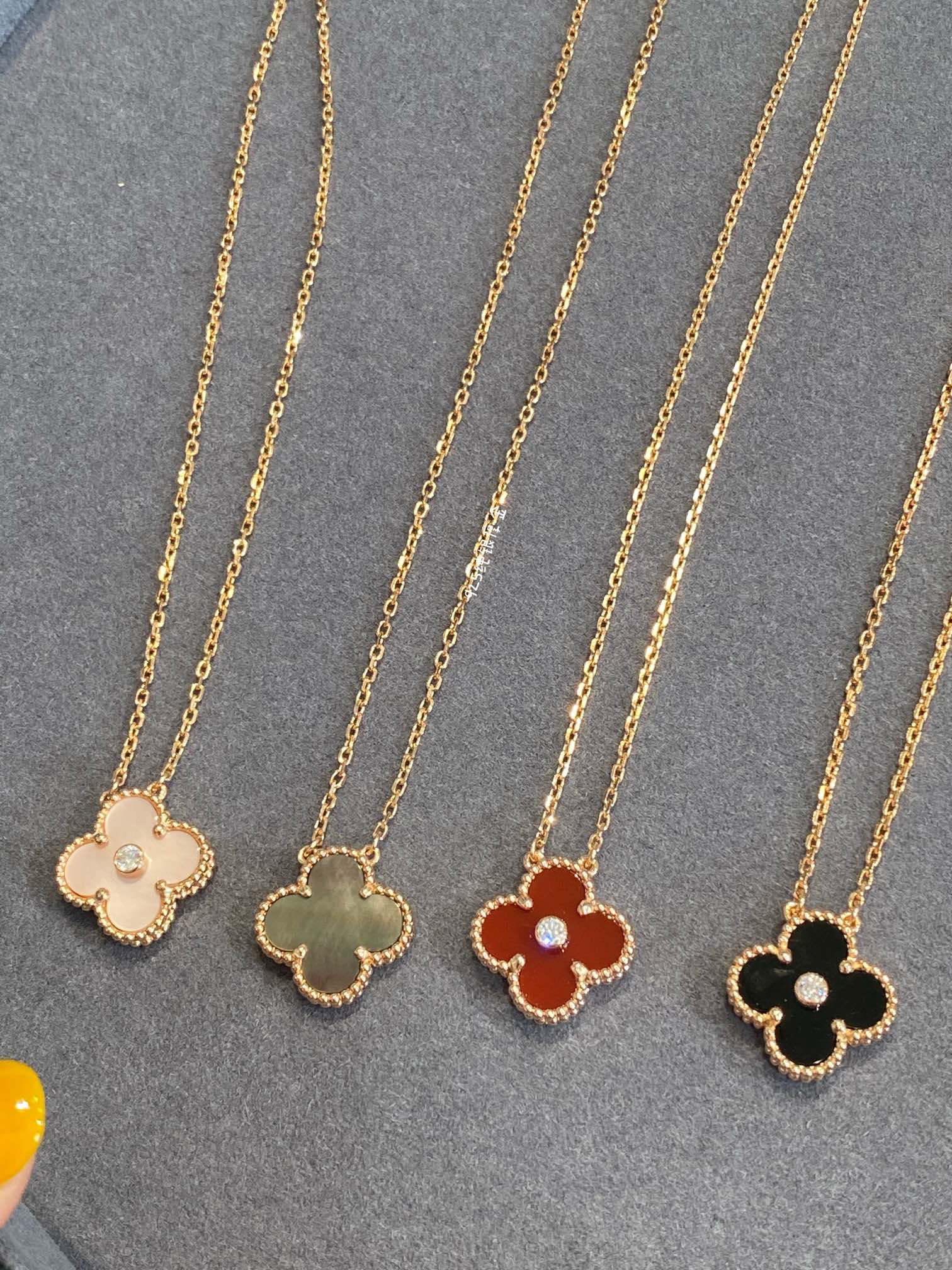 Van Cleef & Arpels necklace-85
