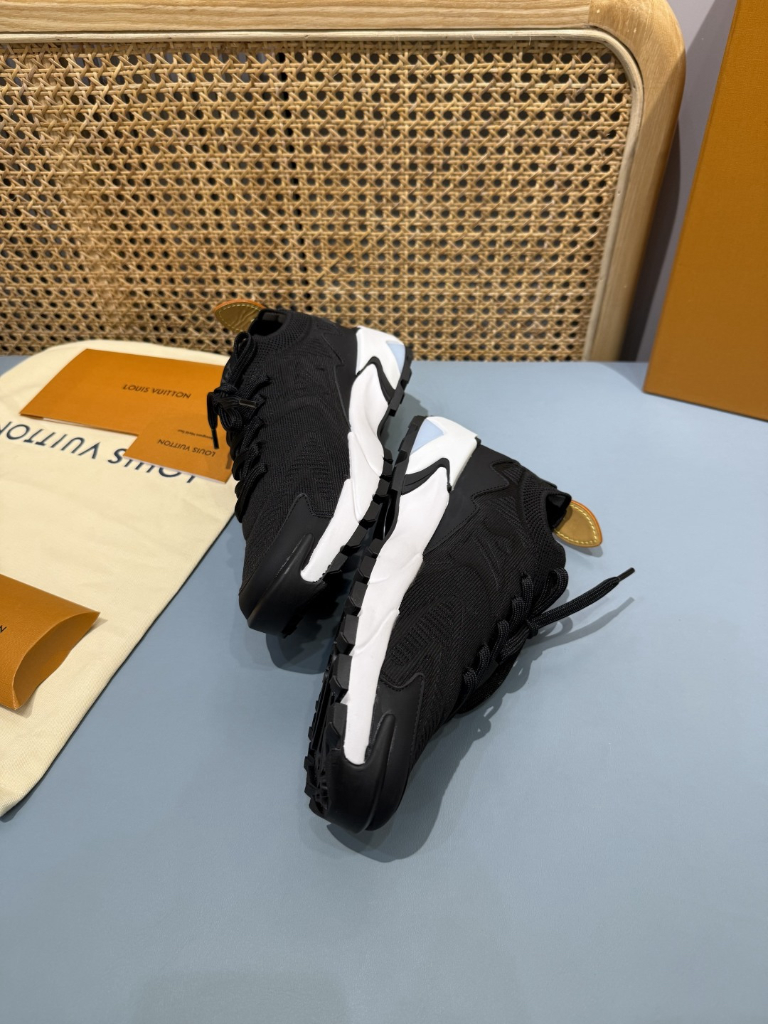 Lv Sneakers-193