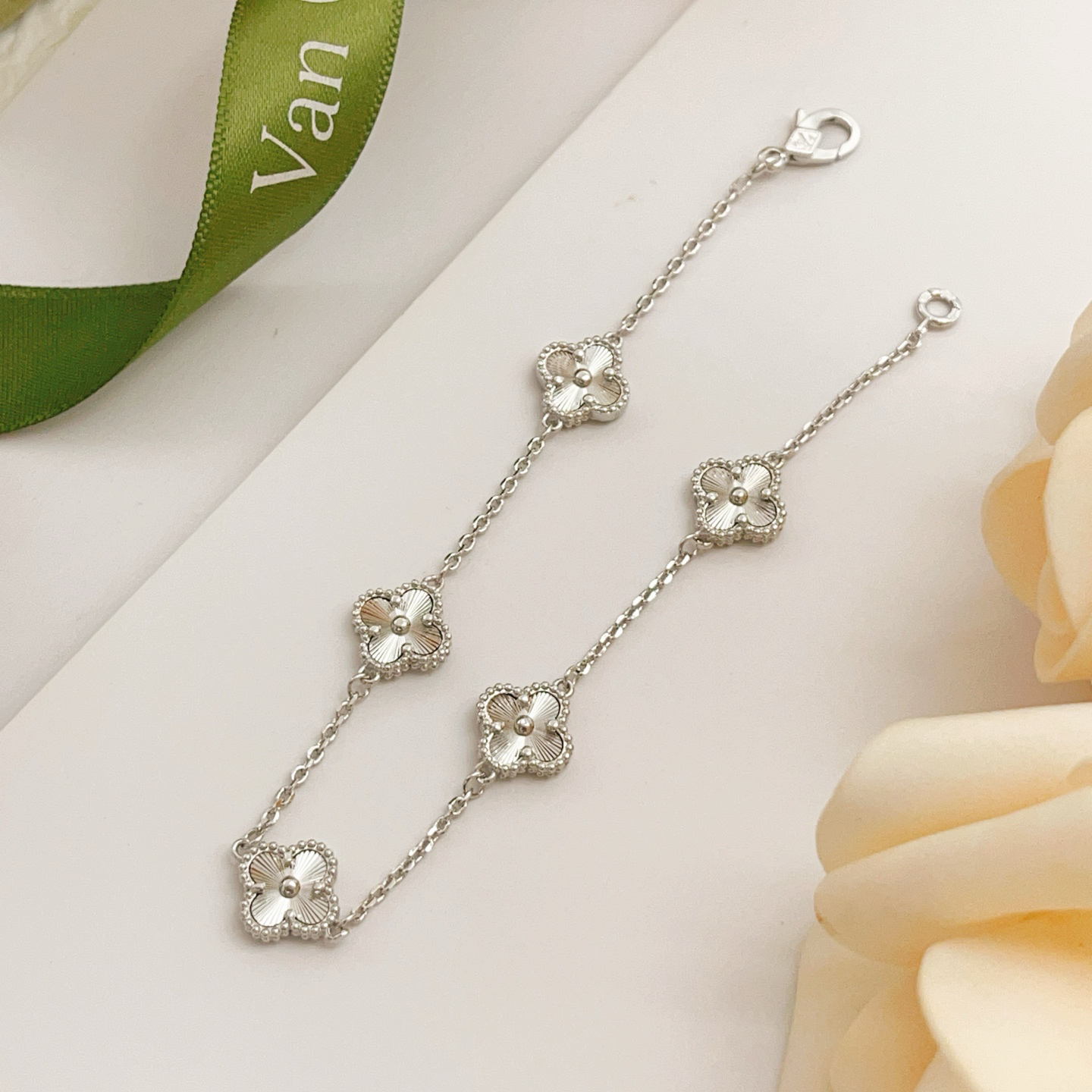 Van Cleef & Arpels Bracelet-92