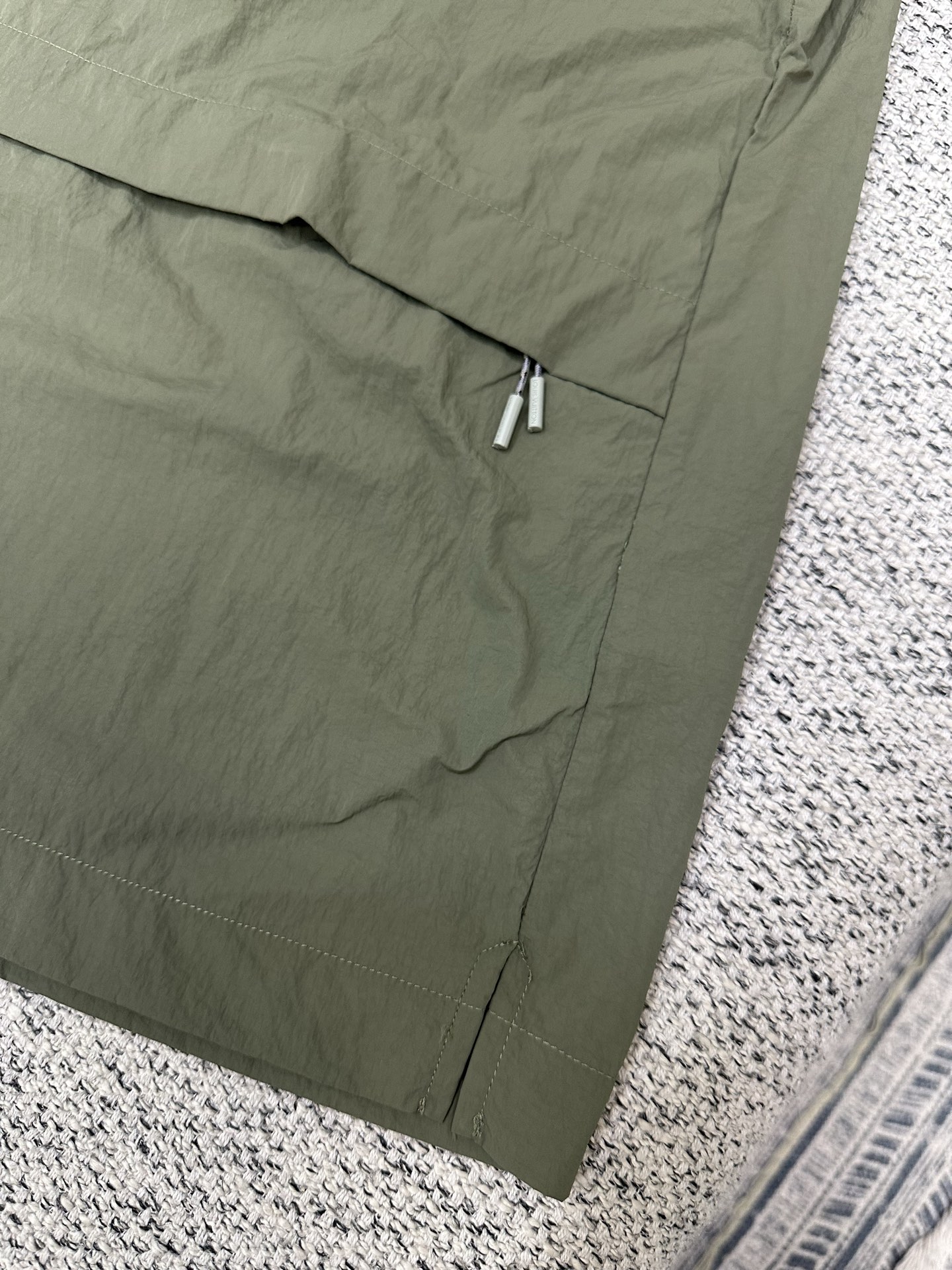 LV Clothing-336