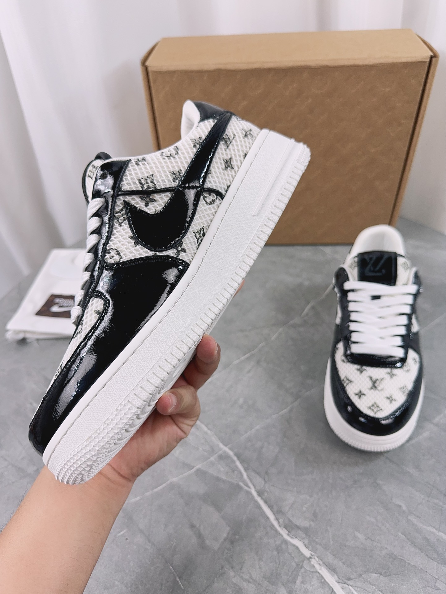 Lv Sneakers-247