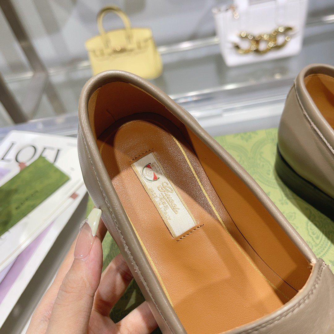 Gucci women's leather shoes-27