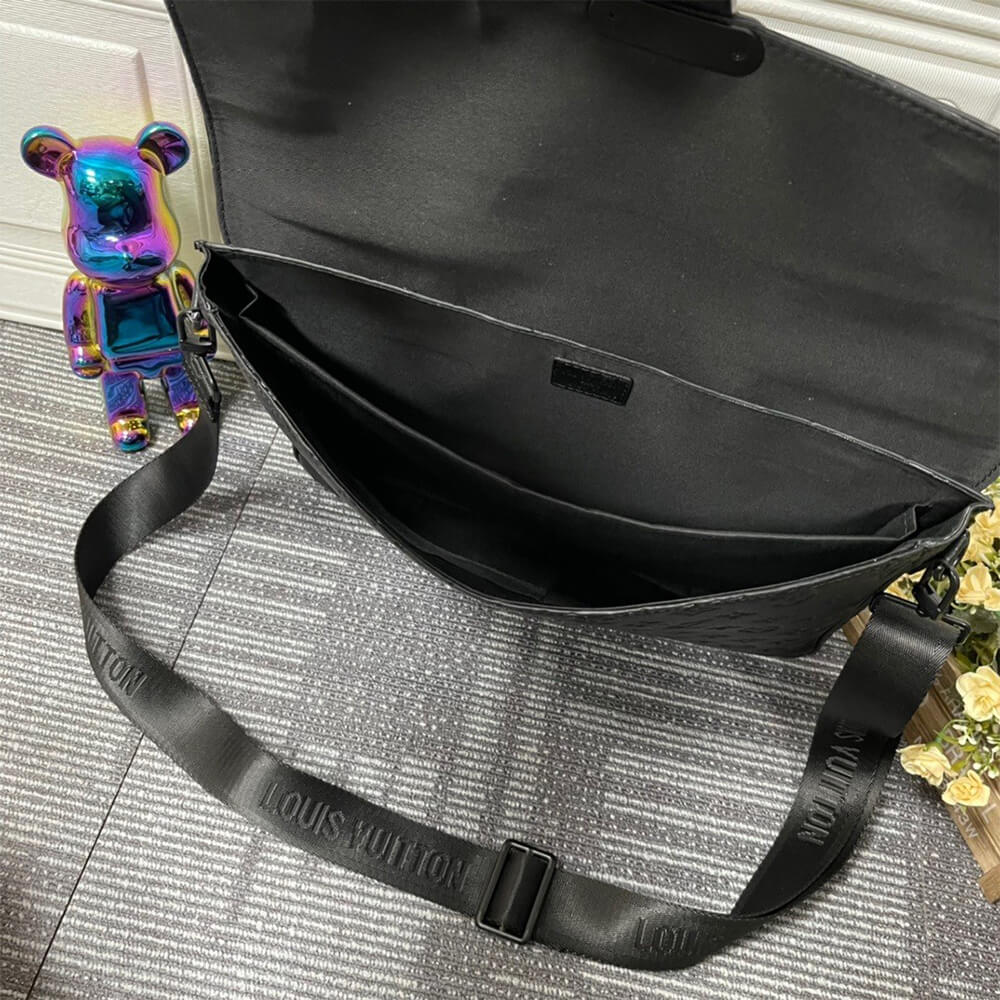Louis Vuitton TAKEOFF TOTE