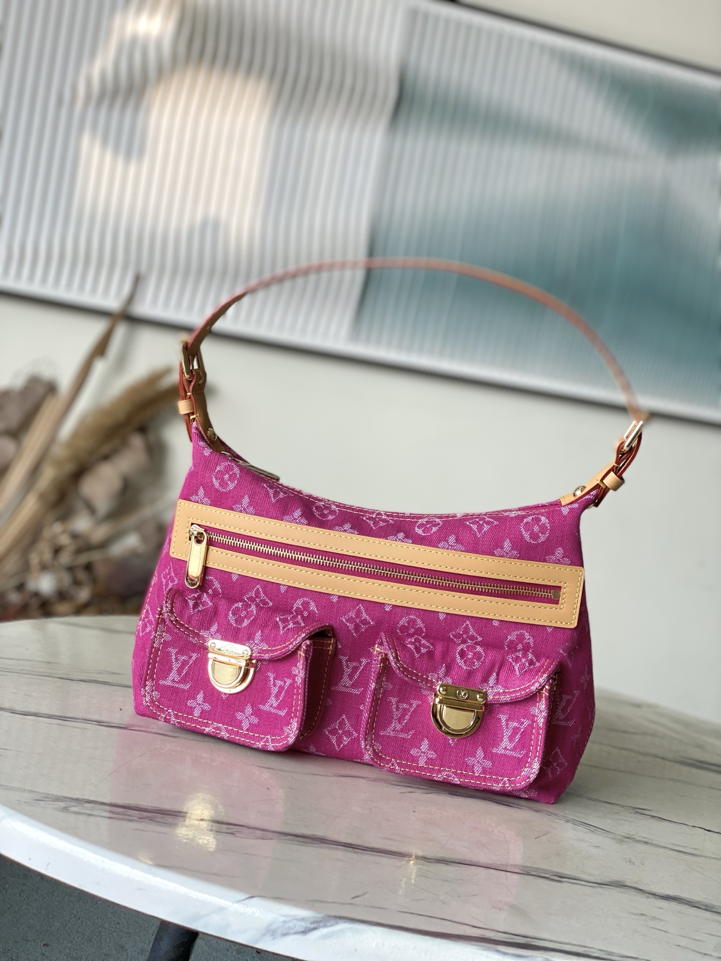 Louis Vuitton Hot New Product-213