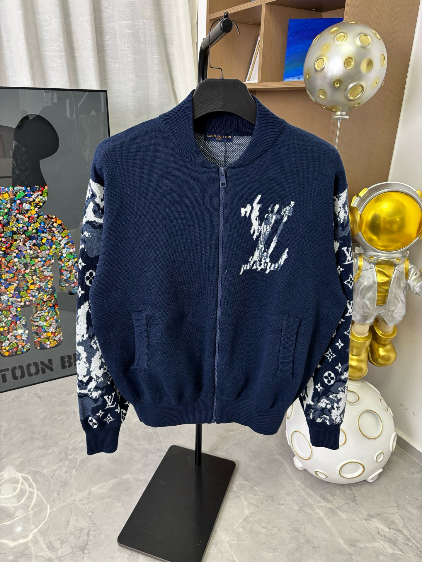 LV Clothing-300