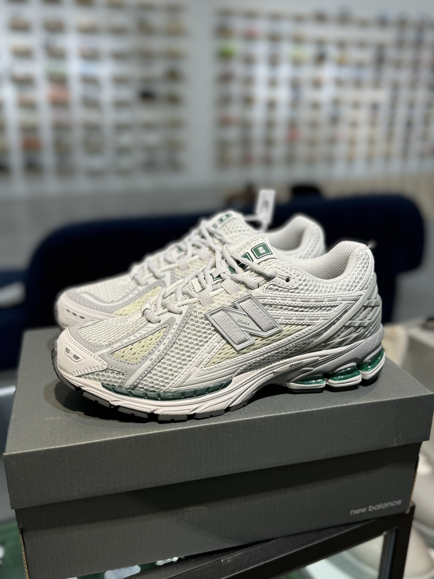 New Balance Sneakers-220