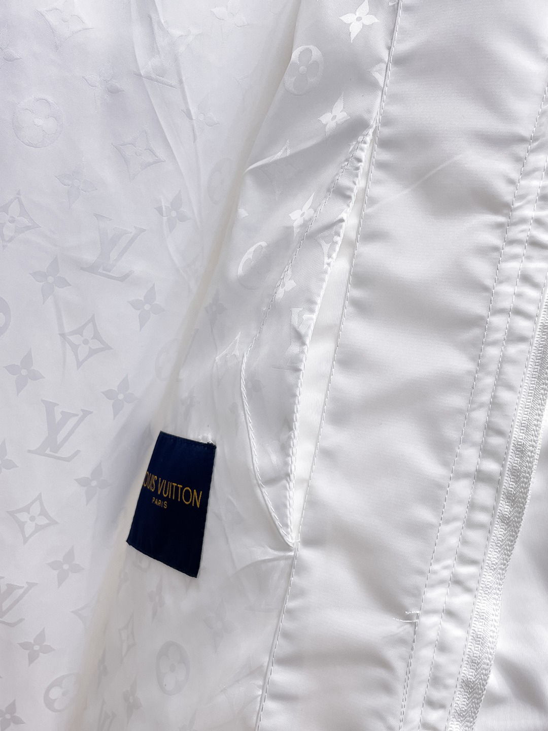 LV Clothing-287