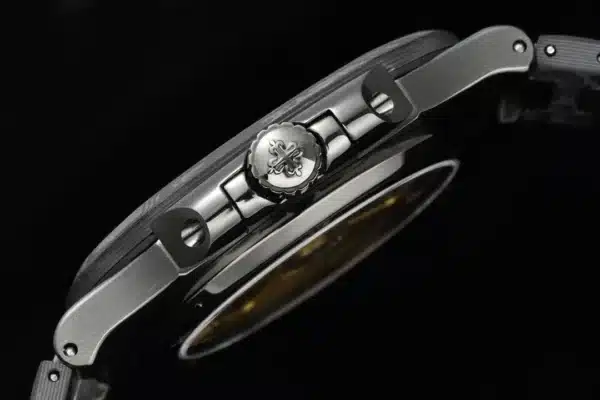 Nautilus 5711/1A Carbon