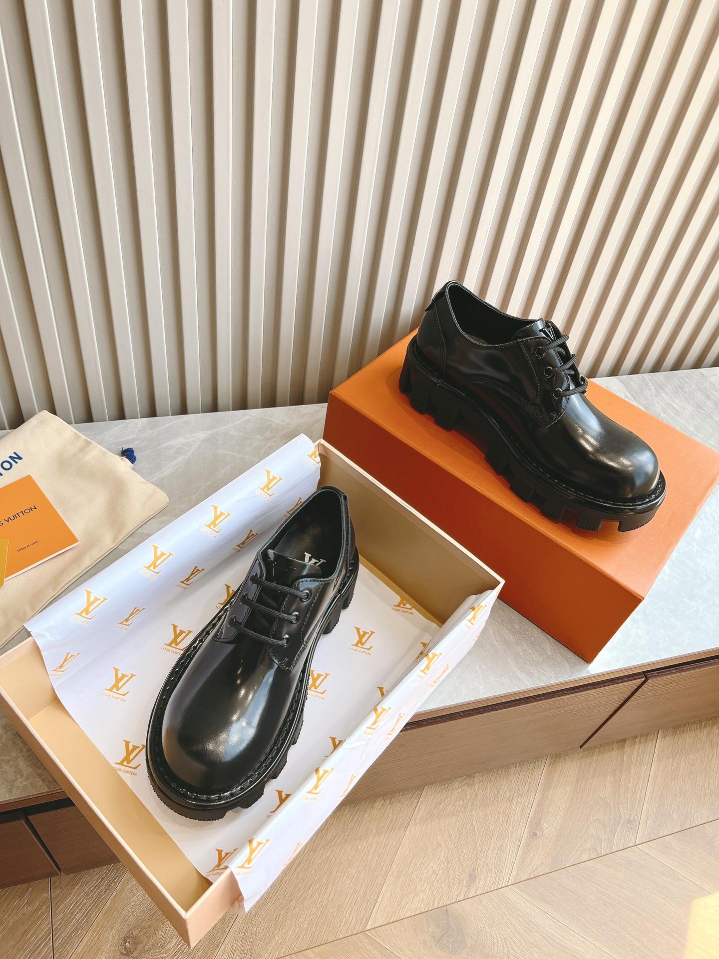 LV women's leather shoes-14