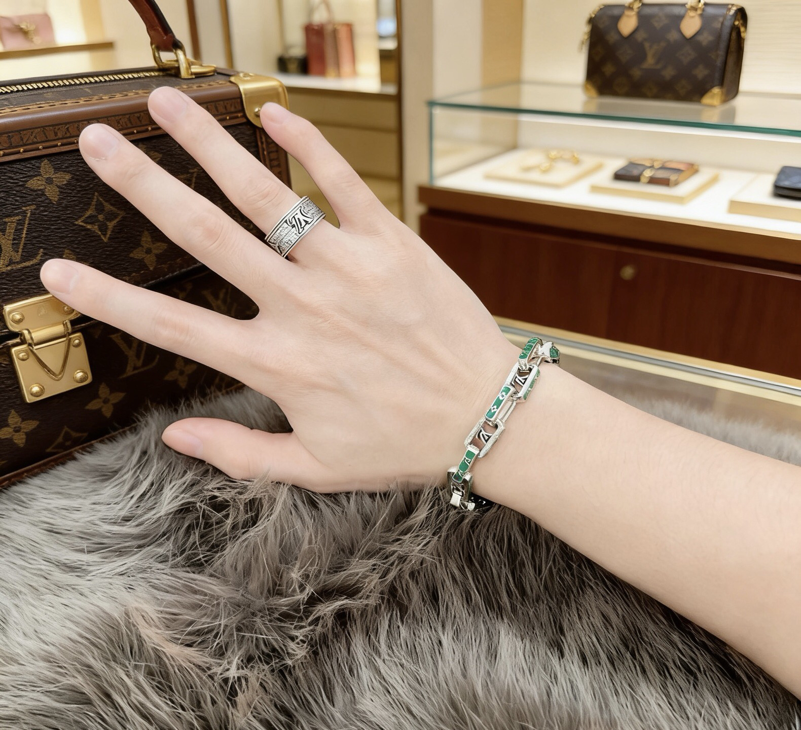 LV Bracelet-50