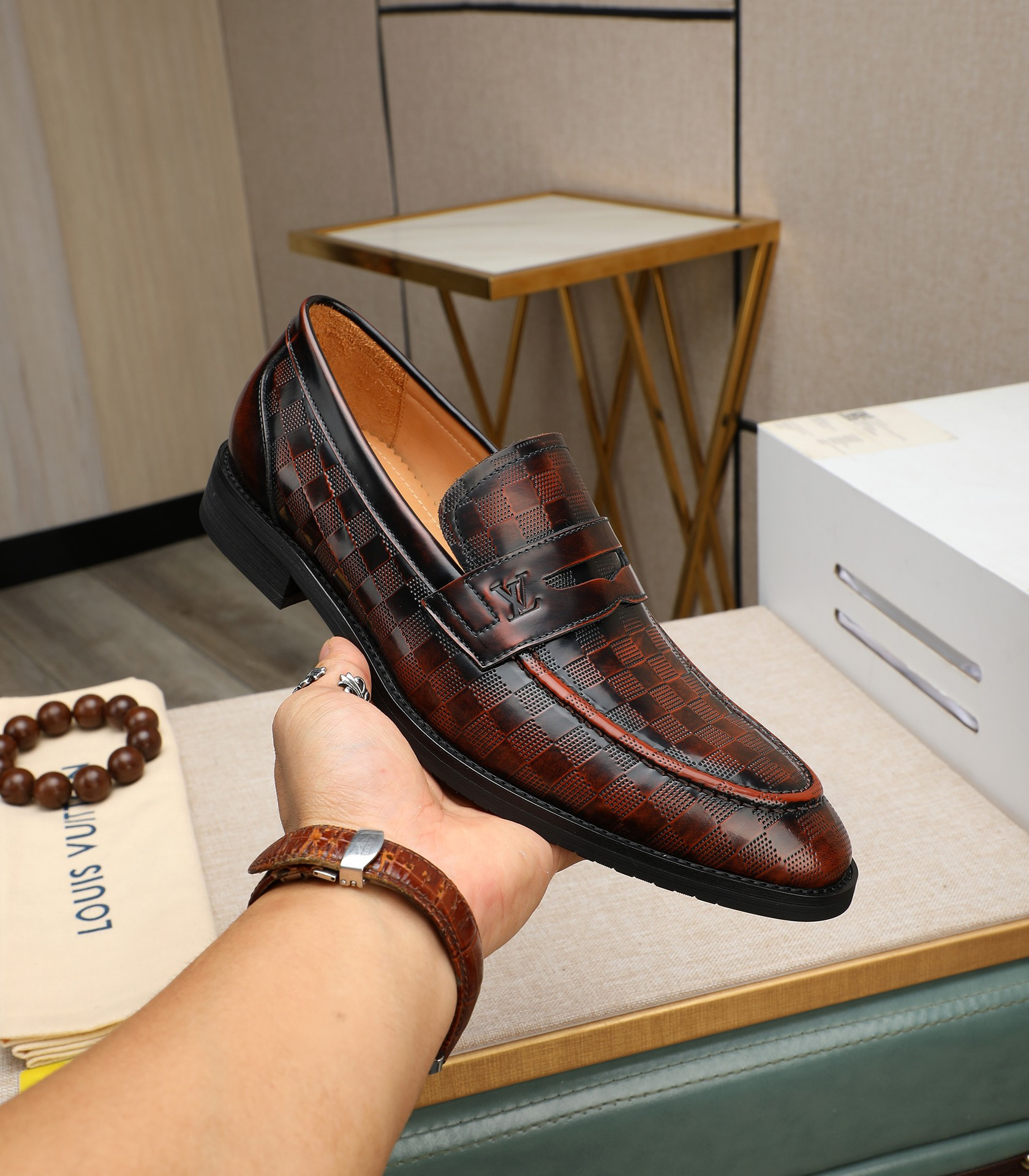 LV men's leather shoes-3