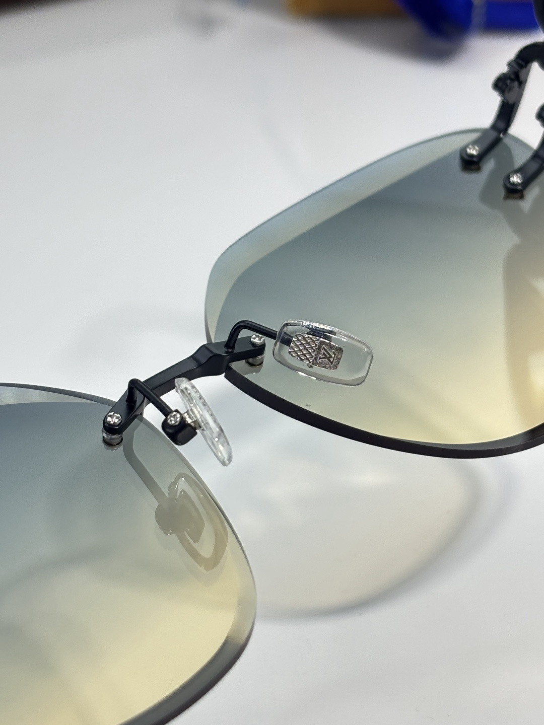 LV glasses-61