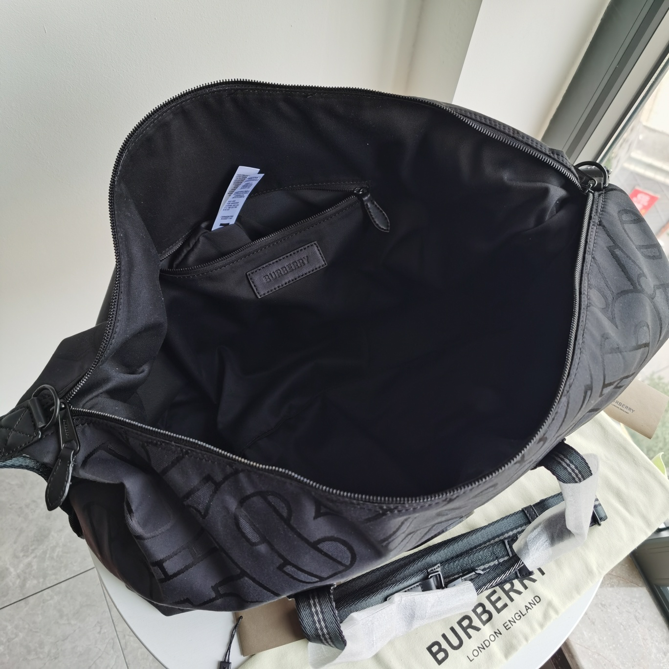 Burberry bag-100